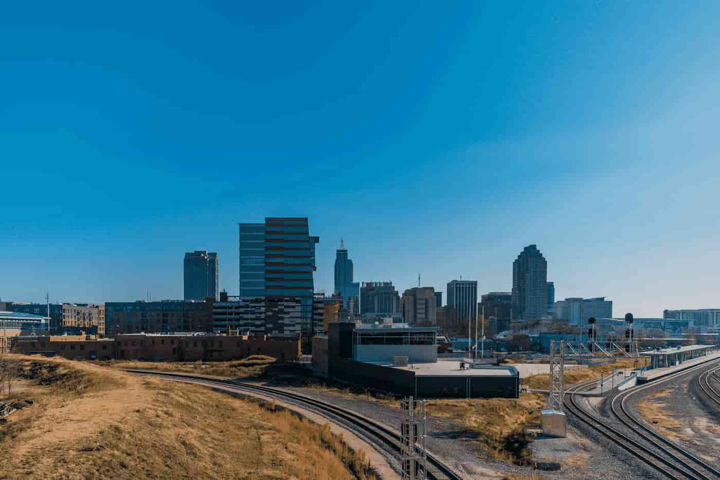 Known as the “Research Triangle,” the Raleigh-Durham area is home to IBM, Cisco, SAS, and Wells Fargo. The area offers career opportunities, affordable housing and walkable neighborhoods. Raleigh-Durham continues to be the fastest-growing metropolitan are