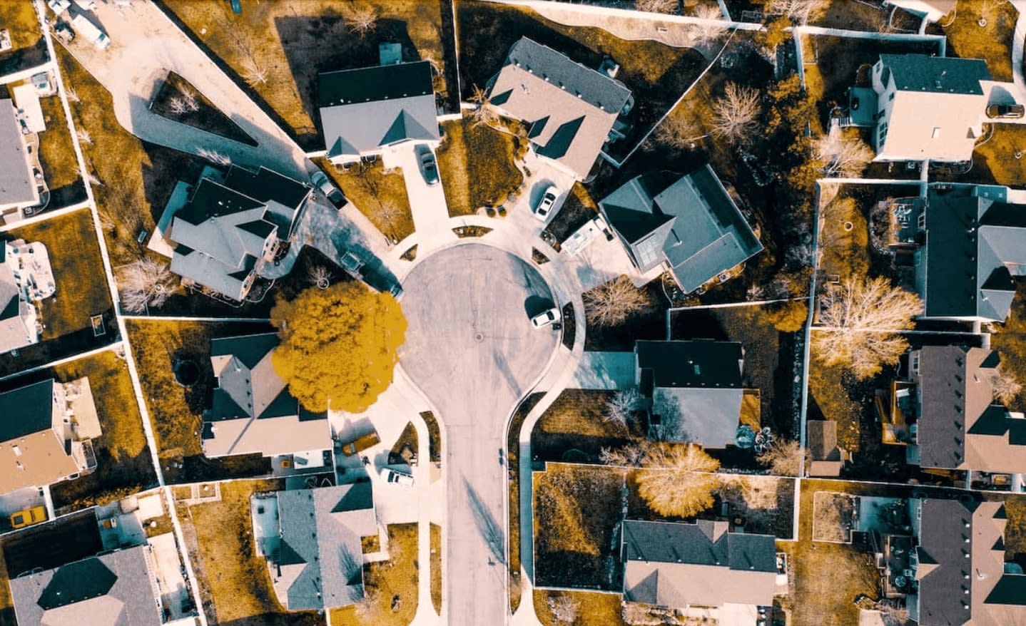 Birdseye view of a suburban neighborhood